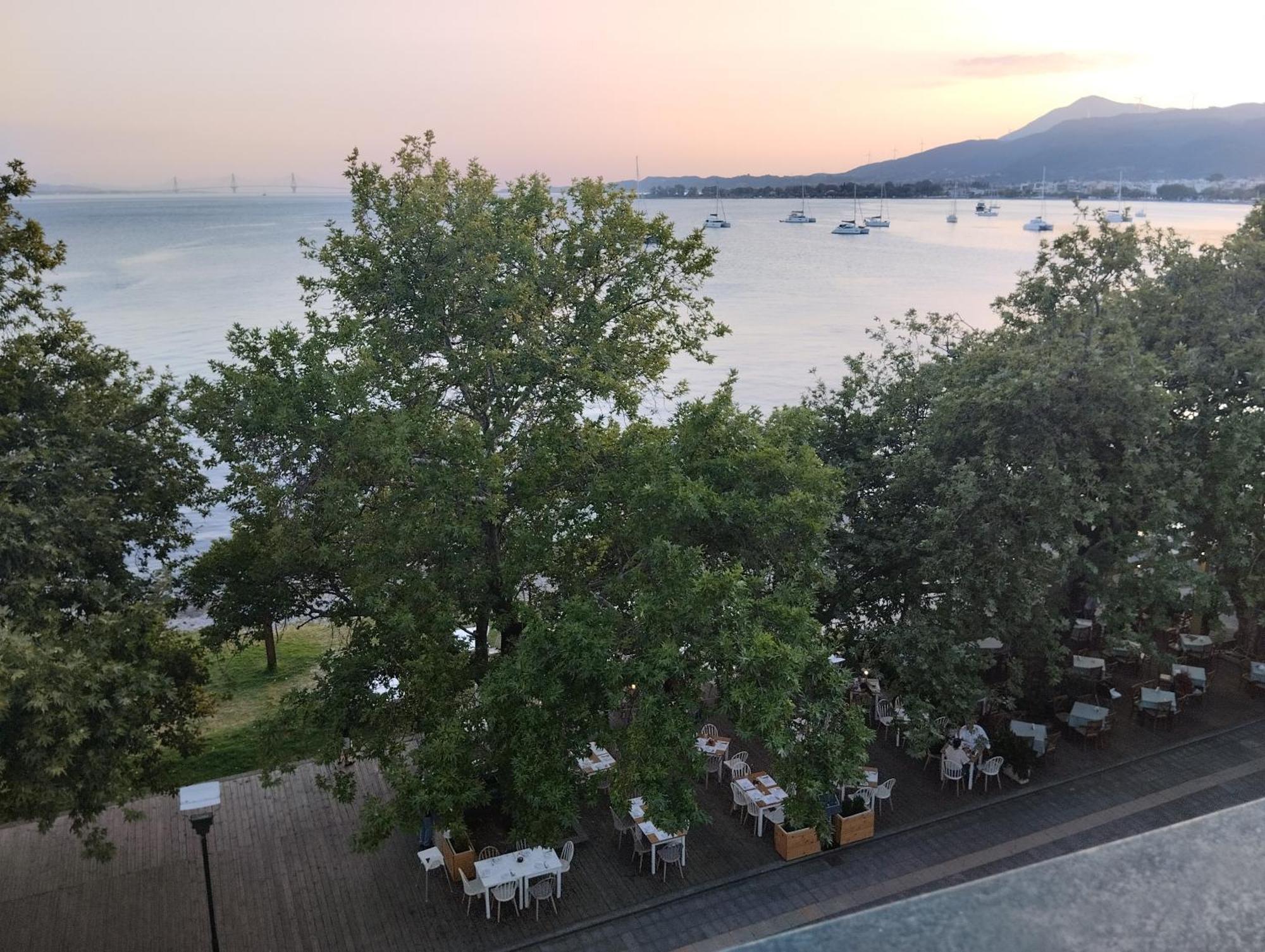 Πέτρινο Στη Θάλασσα Daire Nafpaktos Dış mekan fotoğraf